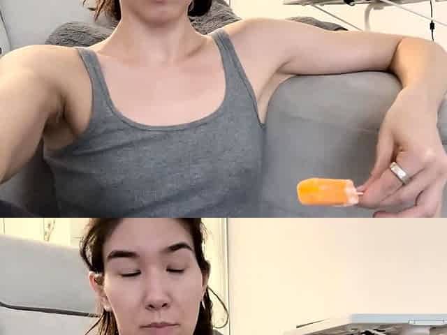 Amateur girl solo masturbation