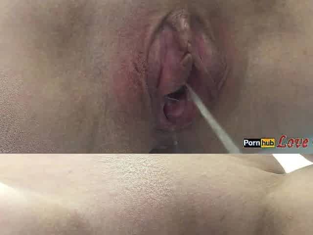 Close Up Pissing with Vaginal Let off