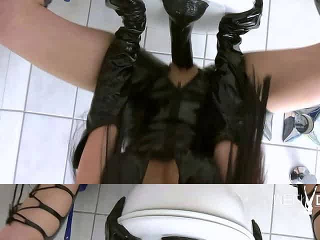 Kink- Dildo with Mega Pissing