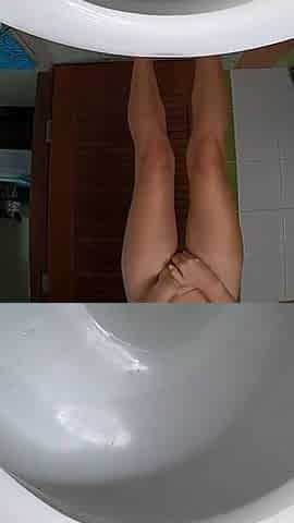 Pissing in Deep Squat