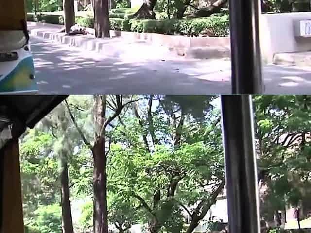 Petite Thai MILF riding in a Tuk Tuk