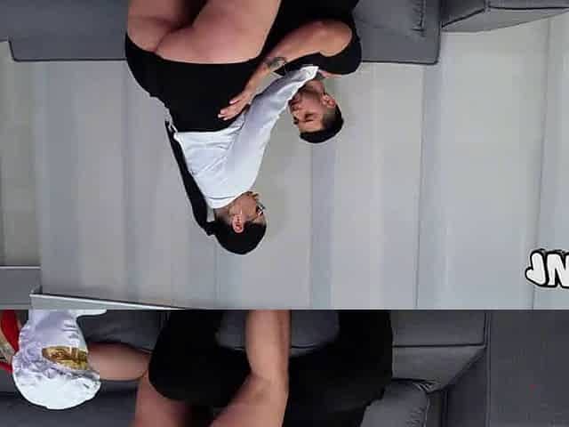 HORNY TEACHER WANTS STUDENT FOR HOT SEX - EXCHANGE PASS. SDG LA ROLA XXX.