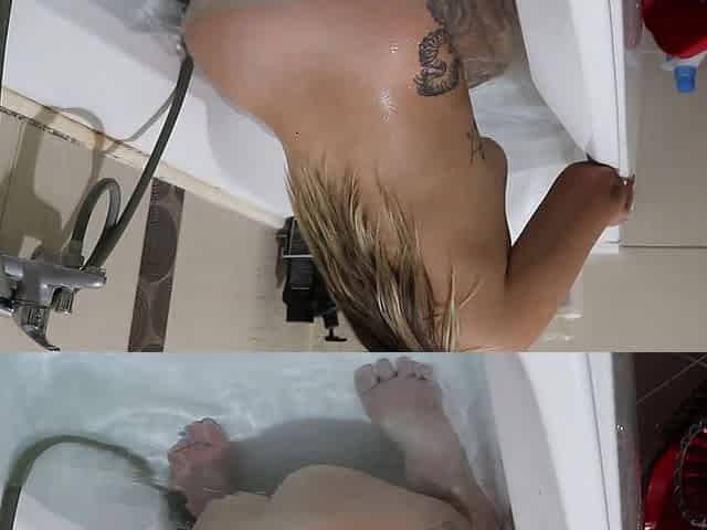 Farting Naked in Bathtub with Bubbles