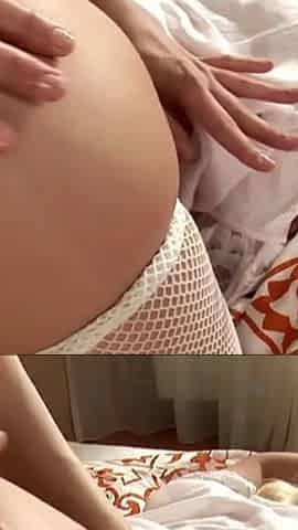 The girlfriend worked with finger and tongue