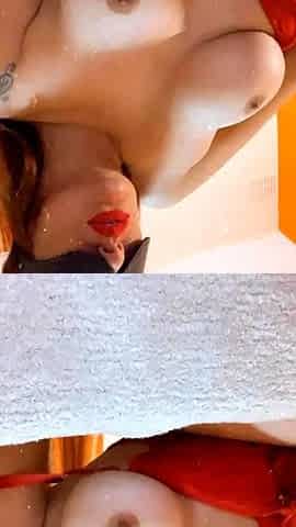 Amateur Latina Milf Masturbates on Cam