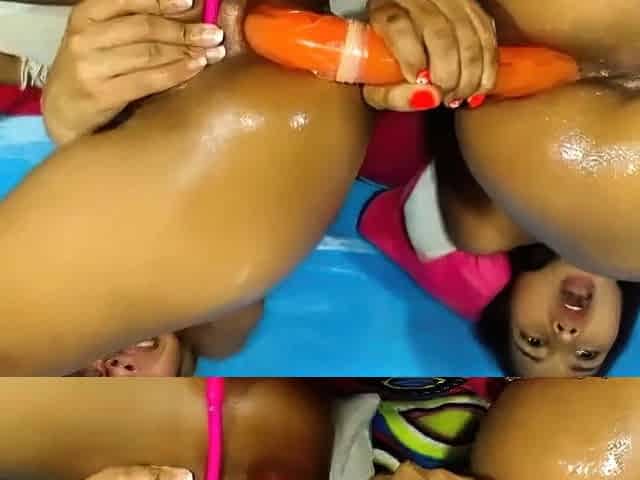 Colombian Amateur Double Anal and Squirt on Webcam