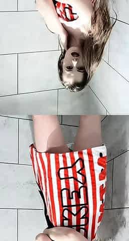 Amateur webcam toying wet pussy