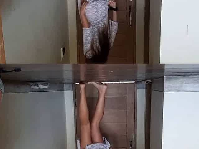 Delivery Surprise: No Panties