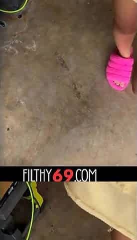 Screwing my latin chick girlfriend in the laundry room