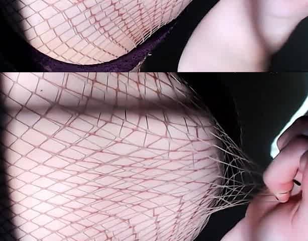 Sexynympho webcam model uses toy on clit to masturbate
