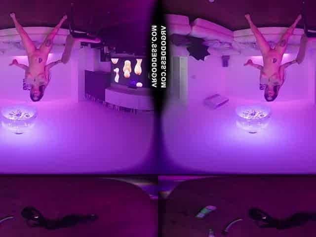 Melonie Striptease Dancing And Dildoing Herself