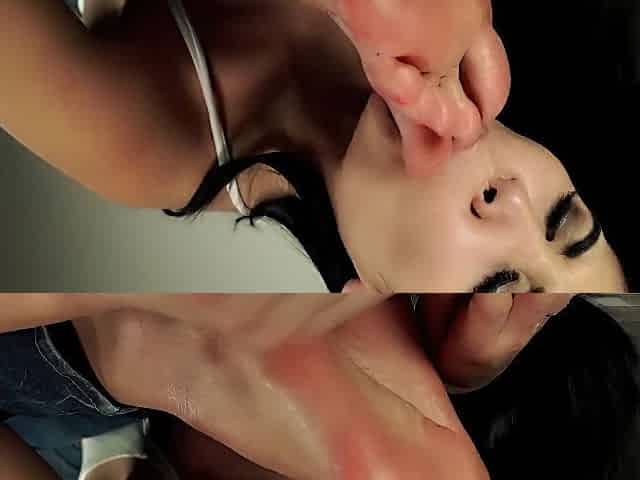 Foot Fetish - Teen 18+ Worships Soles Of Milf With Facesitting