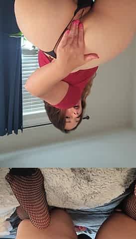 Lustful mother I'd like to fuck plays with her Butt!