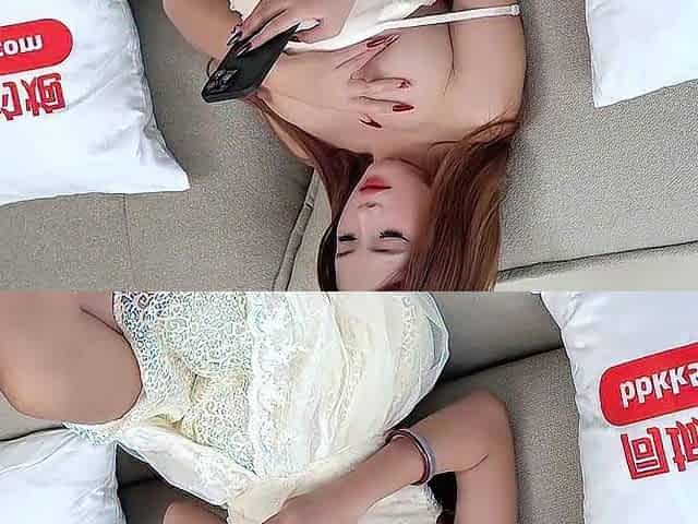 Brunette Solo Webcam Masturbation