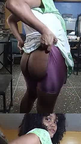 Large booty shaking and unshaved cunt squirting
