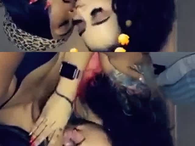 Ebony Amateur Lesbians Kissing and Squirting