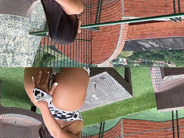 Screwing on the terrace! Creampie