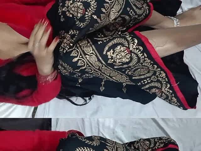 Desi Bhabhi Loves to Play with Big Dick