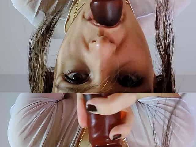 Hot amateur webcam teen masturbates for their fans