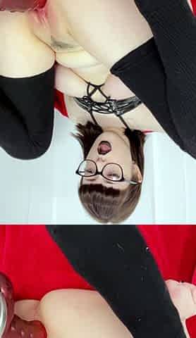 Webcam fun mature brunette with toys cum on cam