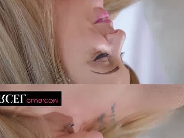 Sexy Threesome With 2 Blonde