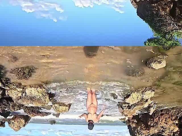 Taking advantage of the scenery and coral reefs of Tambaba beach to show off my sexy body.