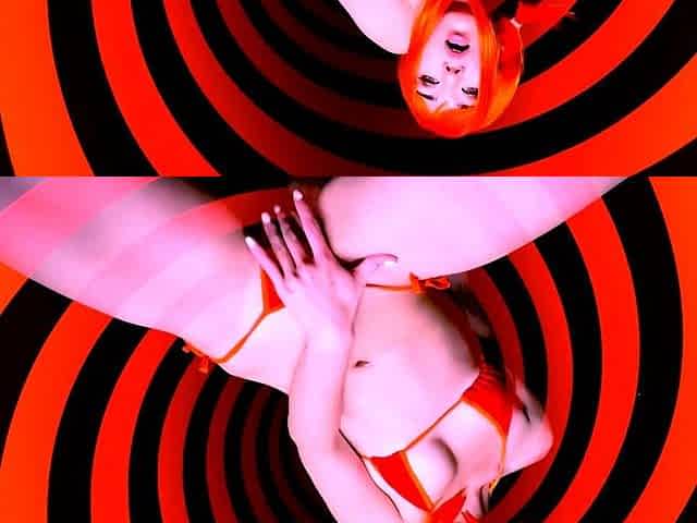 Natural redhead with real big boobs Scarlette masturbates