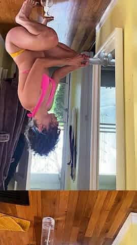 Amateur brunette ariana marie solo toying