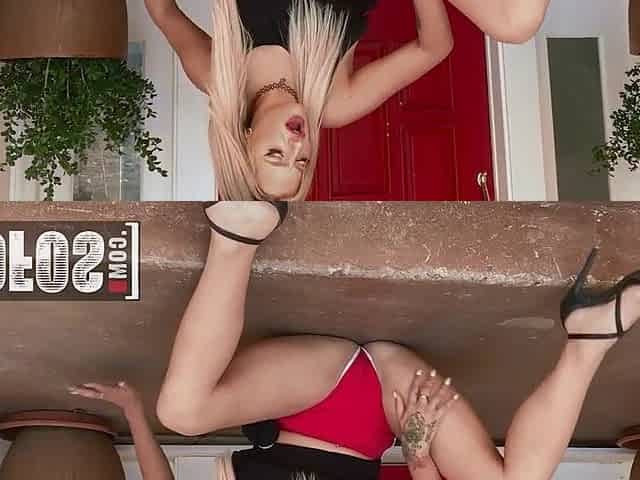 MOFOS - Harmony Rivers Borrows A Massage Gun From Her Neighbor And Uses It To Massage Her Clitoris