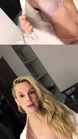 amateur blonde solo webcam