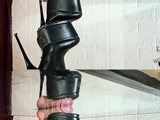 Blonde Foot Fetish on Cam