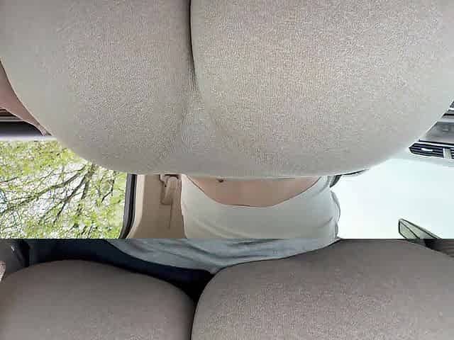Risky Large Booty Grinding Amateur on Penis