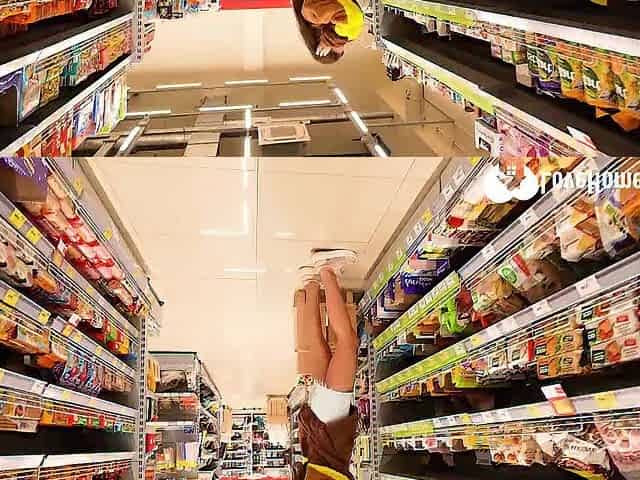 Sucking a large wang in public
