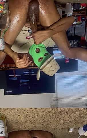 ????Ladies???? I need some aid with this giant penis! ???? Who wishes to assist take care of dad? ????????