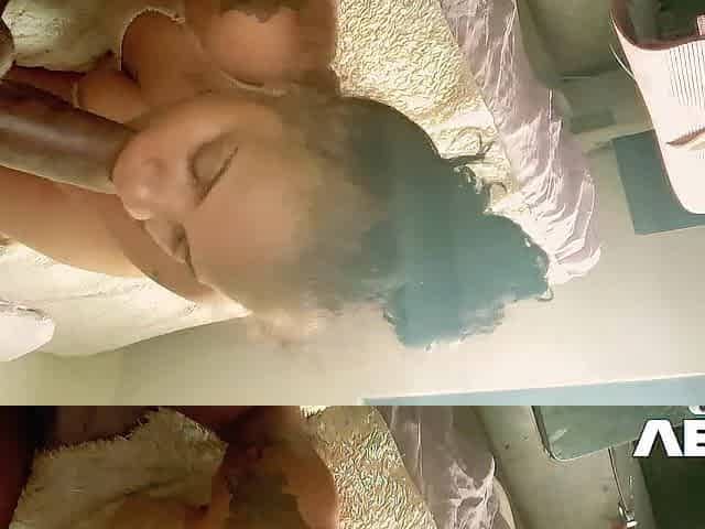 CHICK GOLDEN SKIN COLOR BLACK PAIR AMATEUR GIANT KNOB IN THE BEDROOM