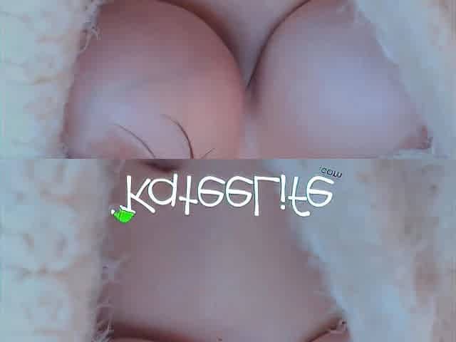 Big boobs milf masturbates with her dildo