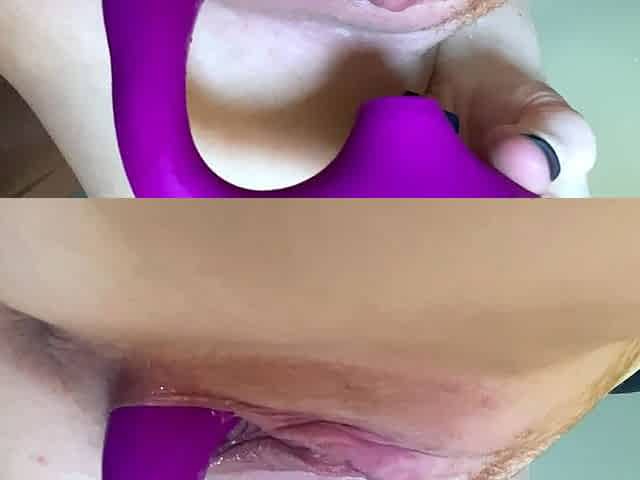Blonde solo toying