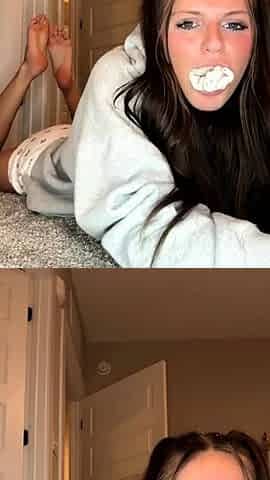 Hot amateur webcam teen masturbates for their fans