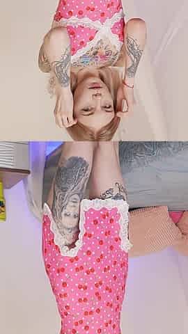 Karneli Bandi Plays with Her Tight Ass