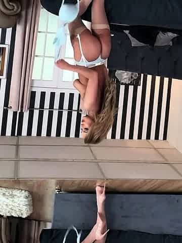 Amateur Chick Ass Shaking In Panties