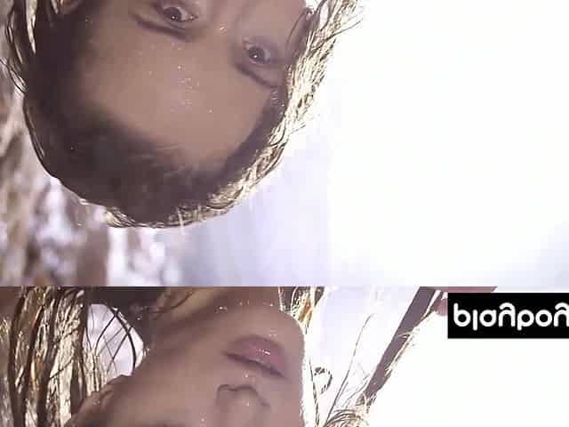 Exciting beauty introducing her wet snatch