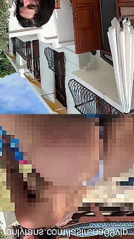Hot Latin chick Exposing Her Wet Butt In Public!