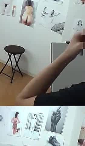 Married Woman Hired as a Nude Art Model Revealing More Than Expected - 1