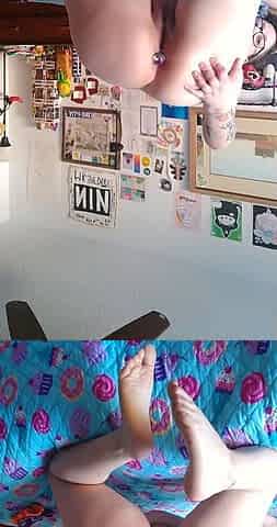 Amateur webcam girl masturbate big dildo