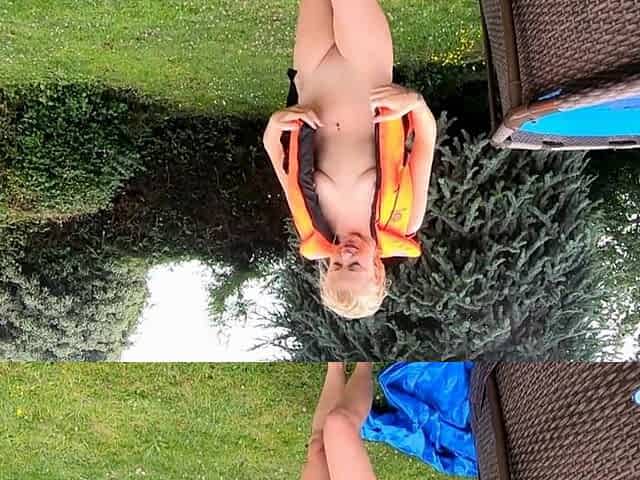 Life Jacket Vibe Play in the Pool