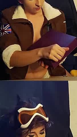 Yndige Cammy Har Forblffende Orgasmer I Sin Vibrerende Stol (tracer Cosplay)