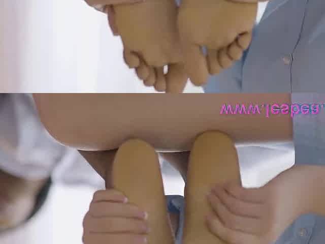 Lesbea Interracial large bazookas teens Boni and Marry Morrgan share foot play