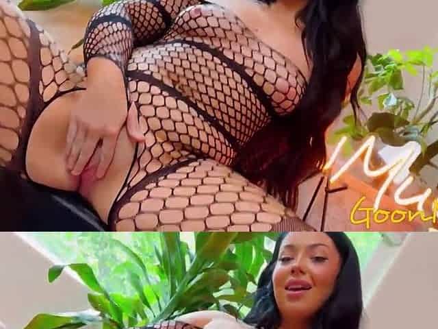 Large Butt Chick Holly Day Receives Incredible Vagina Pounding