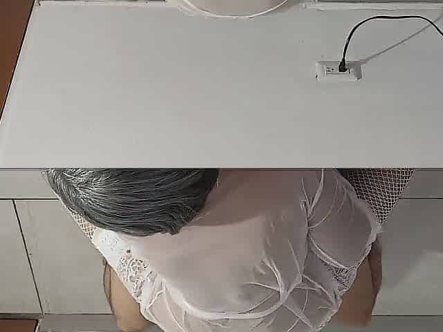 I wanted a massage and this babe ended up draining all the milk from my jock.
