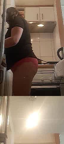 mother I'd like to fuck, Cleaning the Kitchen